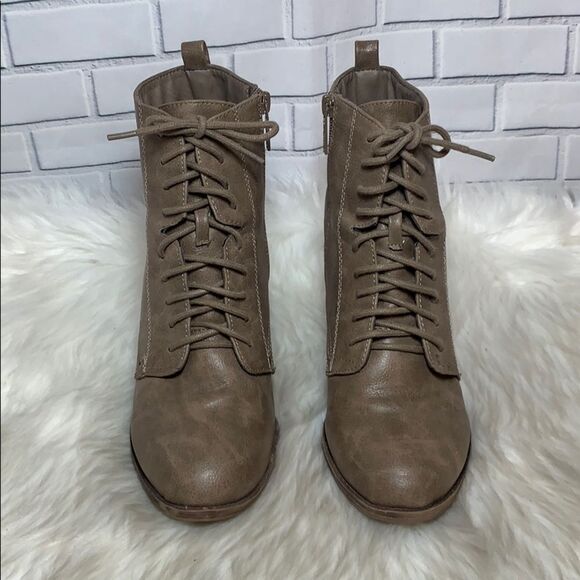 Breckelles Heather-31 Combat Style Booties… - Picture 2 of 7